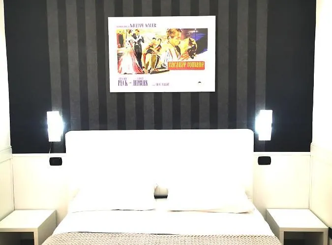 לינה וארוחת בוקר Cinema House 2 רומא